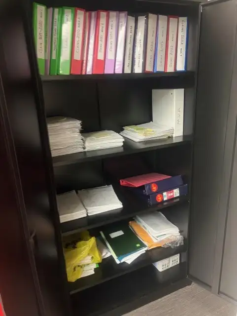 Metal Storage Cabinet with Lock – Excellent Condition