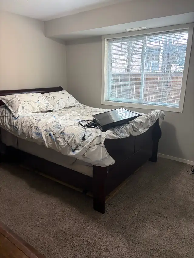 Furnished Room / Bathroom CALG NE - Photo 2