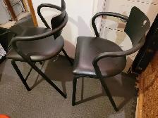 Two bar stools (New condition) - Photo 2