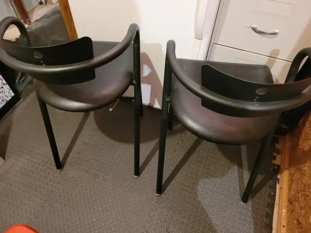 Two bar stools (New condition) - Photo 3