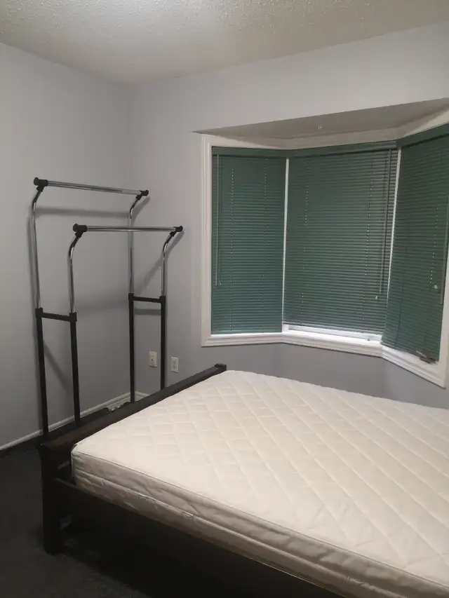 room with private washroom for rent(male only) - Photo 2
