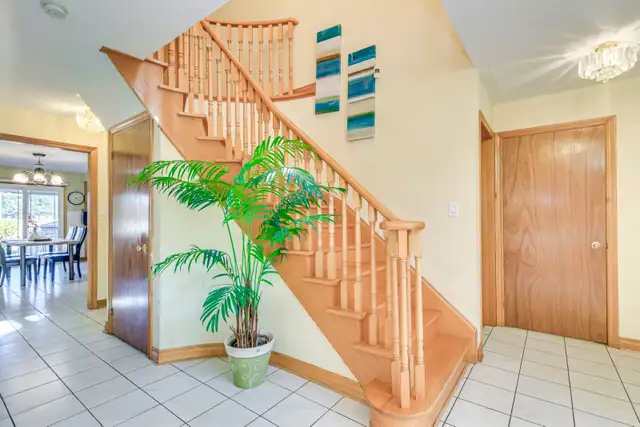 large/bright/quiet room near UTM Dundas/ErinMillsPkwy May-August - Photo 2