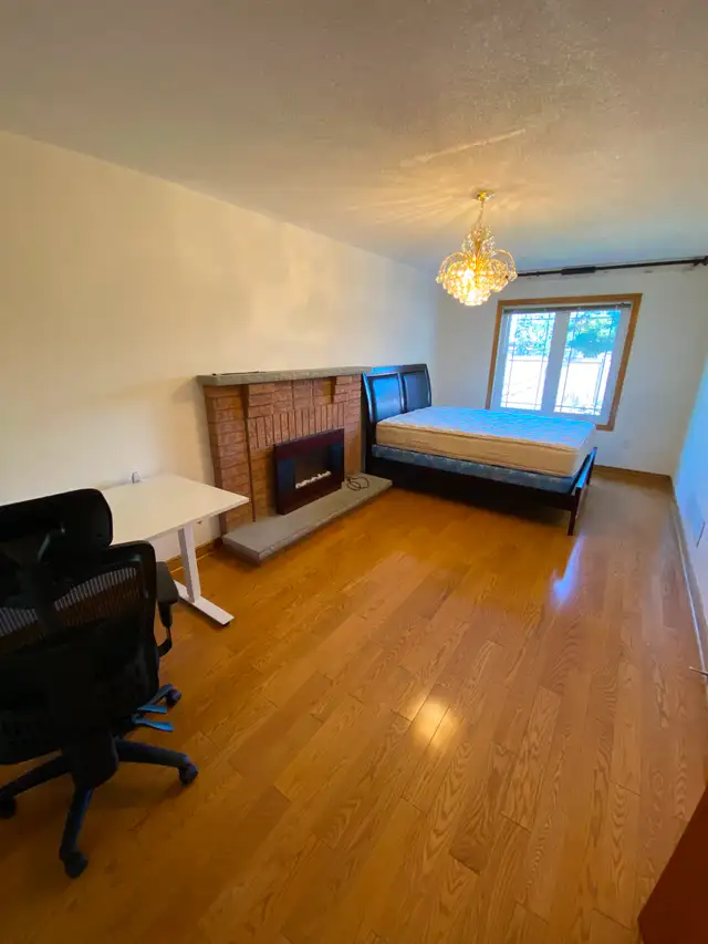 large/bright/quiet room near UTM Dundas/ErinMillsPkwy May-August - Photo 6
