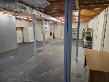 Warehouse with 2 offices upstairs  Prime Location Brantford - Photo 3