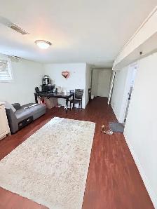 room For Rent - Photo 2