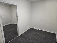 Warehouse with 2 offices upstairs  Prime Location Brantford - Photo 6