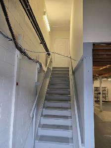 Warehouse with 2 offices upstairs  Prime Location Brantford - Photo 5