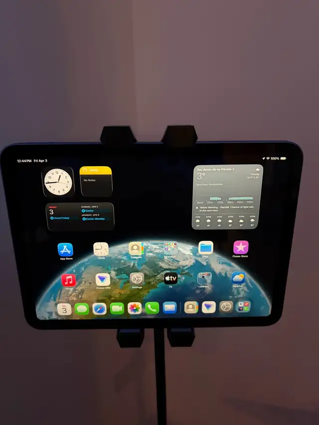 iPad 10ème Gen. 64G avec pied