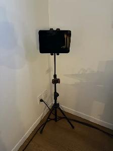 iPad 10ème Gen. 64G avec pied - Photo 3