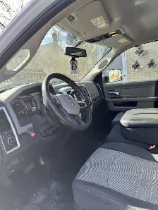 FOR SALE : Dodge Ram 3500 Cummins Diesel- Solid, Reliable 4x4 - Photo 3