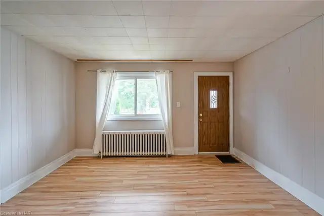 2 Bedroom Main Floor Unit – All Utilities Included - Photo 3