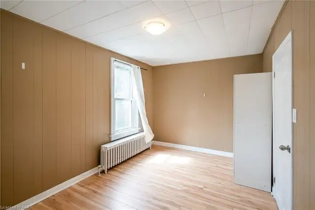 2 Bedroom Main Floor Unit – All Utilities Included - Photo 4
