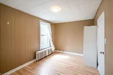 2 Bedroom Main Floor Unit – All Utilities Included - Photo 4