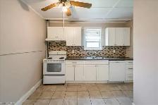 2 Bedroom Main Floor Unit – All Utilities Included - Photo 6