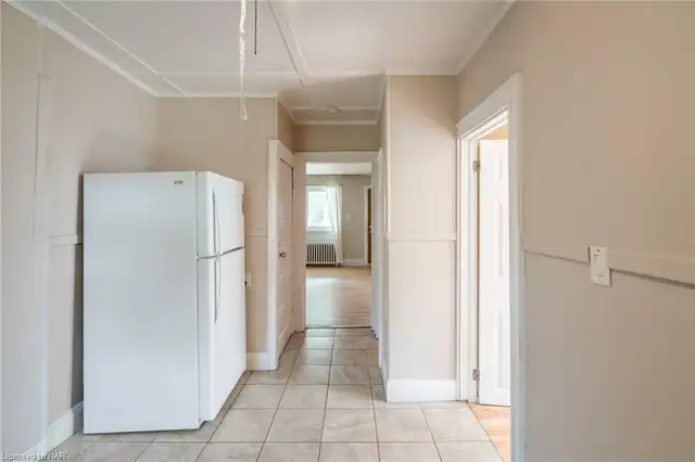 2 Bedroom Main Floor Unit – All Utilities Included - Photo 7
