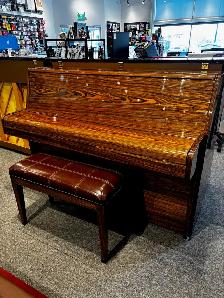 Samick Upright Piano Polished Walnut - Photo 2