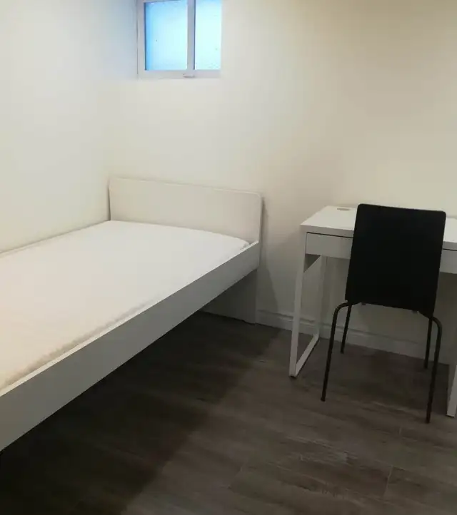 @ Bloor, Christie TTC, Private Basement room to rent-2Min to TTC - Photo 2