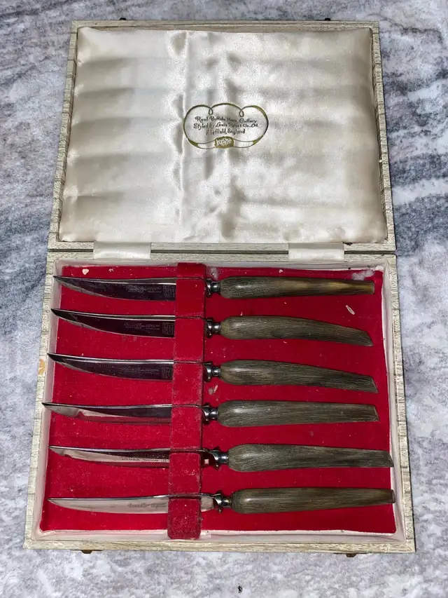 Vintage knife set
