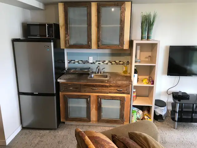 Suite for Rent - Photo 9