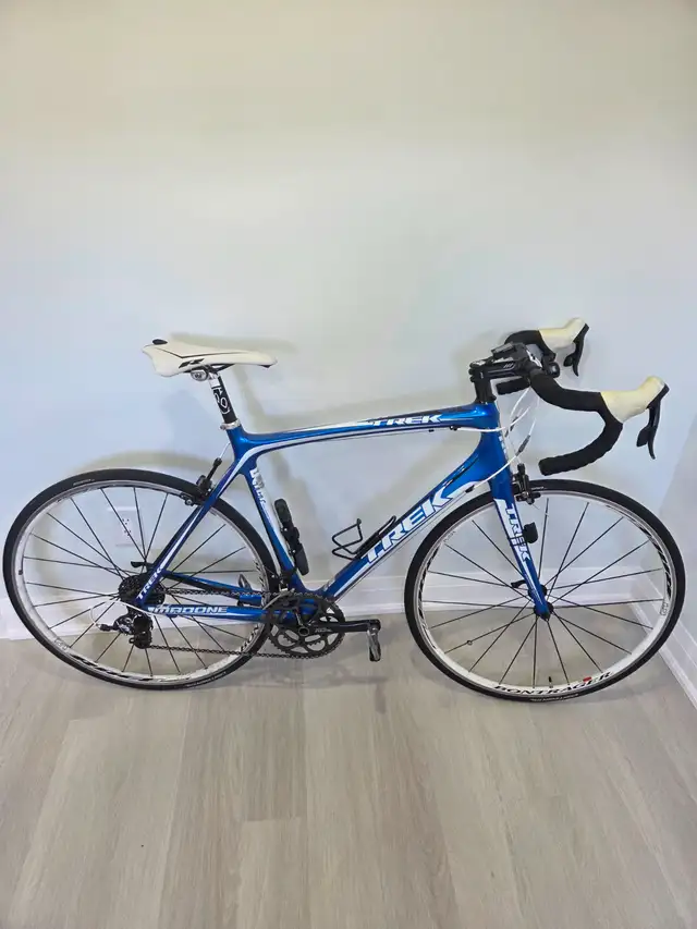 Trek 4.7 Madone Road Bike