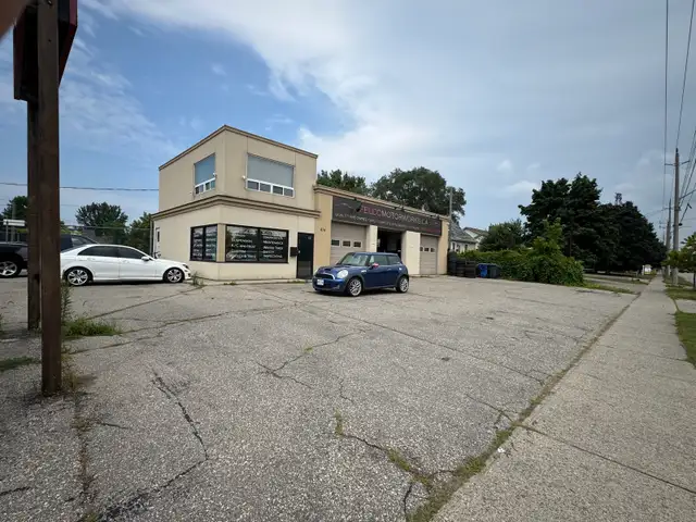 Hiring licensed mechanic