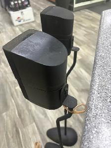 Bose Cube Speaker Pair On Stands - Photo 4