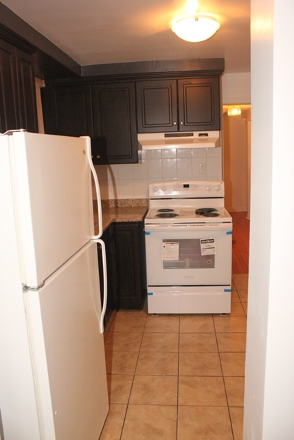 2 Bedroom Above Ground/Basement Apartment - Photo 2