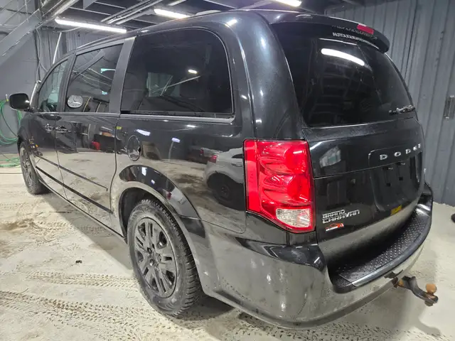 2014 DODGE GRAND CARAVAN SXT -STOW AND GO - FINANCEMENT 100% APP - Photo 5