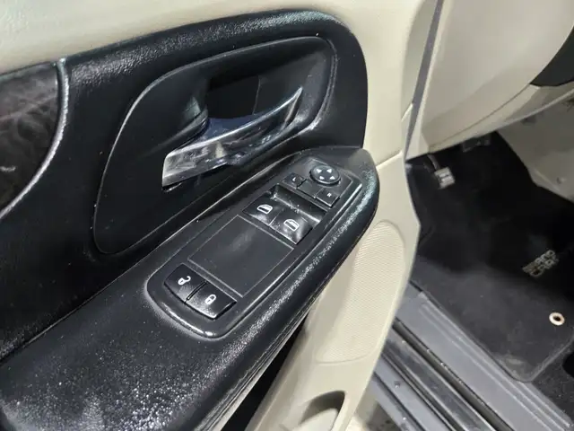 2014 DODGE GRAND CARAVAN SXT -STOW AND GO - FINANCEMENT 100% APP - Photo 10
