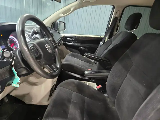2014 DODGE GRAND CARAVAN SXT -STOW AND GO - FINANCEMENT 100% APP - Photo 11