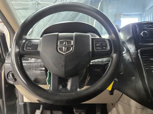 2014 DODGE GRAND CARAVAN SXT -STOW AND GO - FINANCEMENT 100% APP - Photo 15