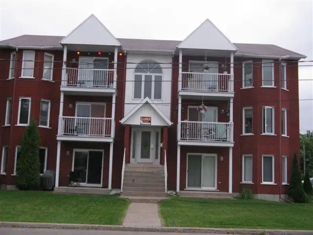 Grand 4 1/2 à louer