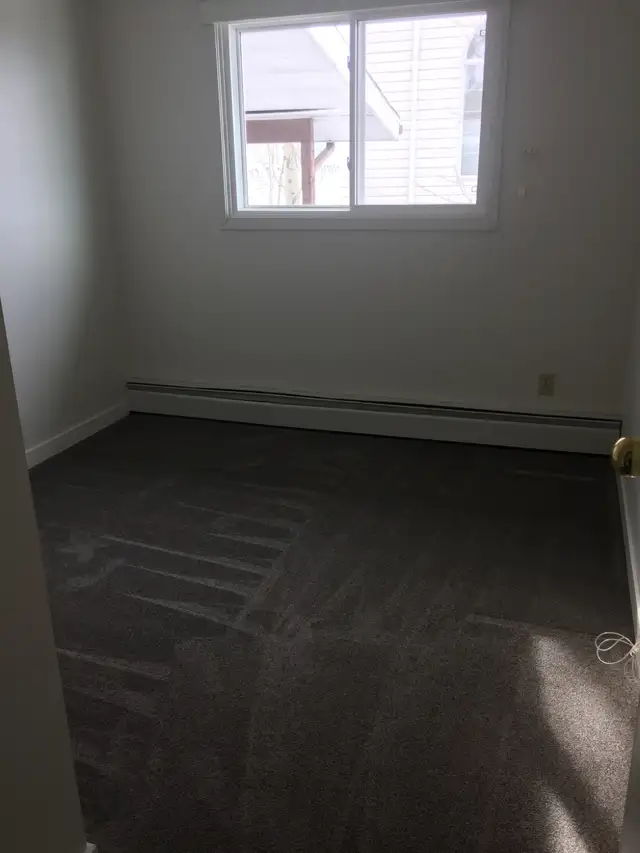 3 Bedroom Suite in Tri-Plex.  Ponoka town area. - Photo 5