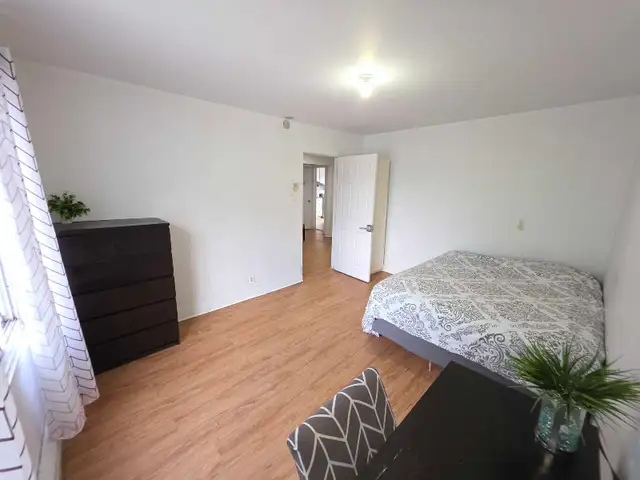 ROOM RENTALS/FURNISHED BEDROOMS FOR RENT/CHAMBRE MEUBLÉE A LOUER - Photo 4
