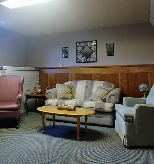 Avail May 1st, 1 room for rent worker/student - Photo 2