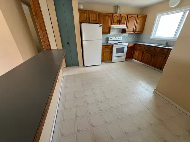 house for rent main suite - Photo 2