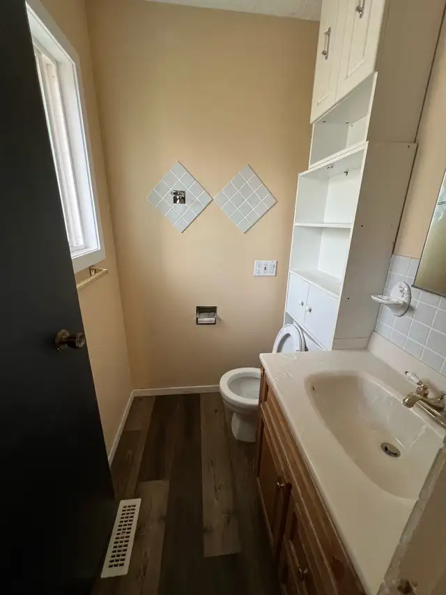 house for rent main suite - Photo 5