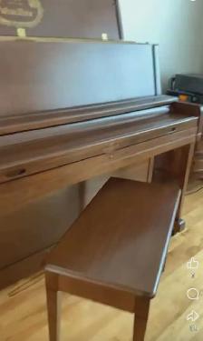 PIANO ACOUSTIQUE WURLITZER