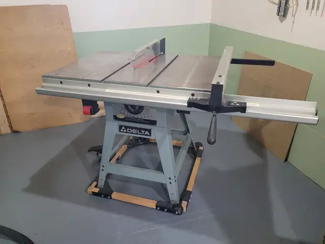 Wood Working Table Saw