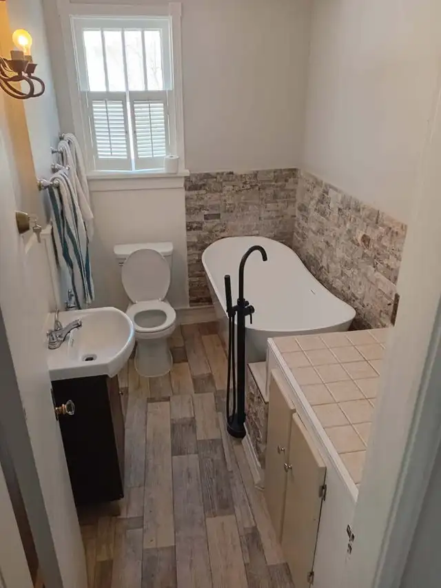 WEST HILL 3 BEDROOM HOUSE FOR RENT $1600