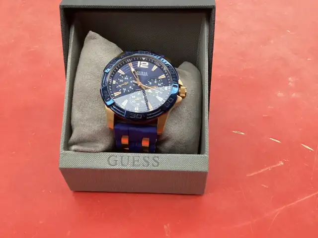 montre pour homme Guess