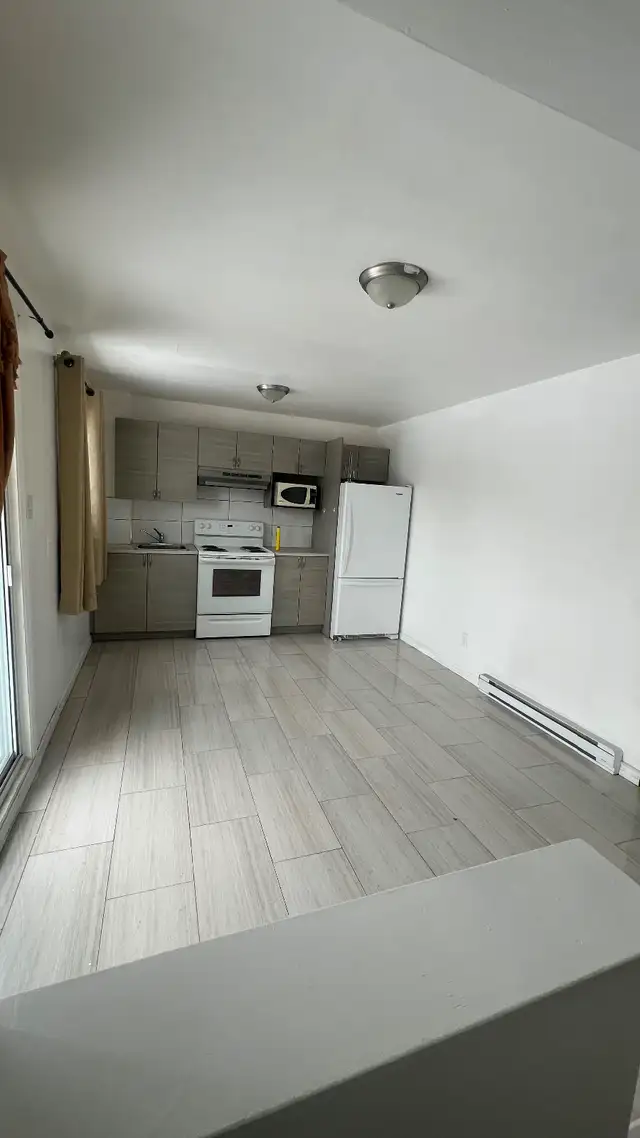 Apparemment 3 1/2 à Laval