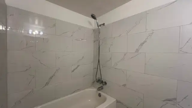 Apparemment 3 1/2 à Laval - Photo 5