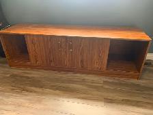 TV STAND - Photo 2