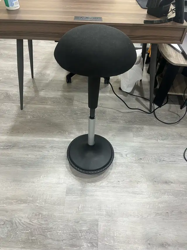 balance chair - Photo 2