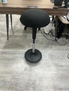 balance chair - Photo 2