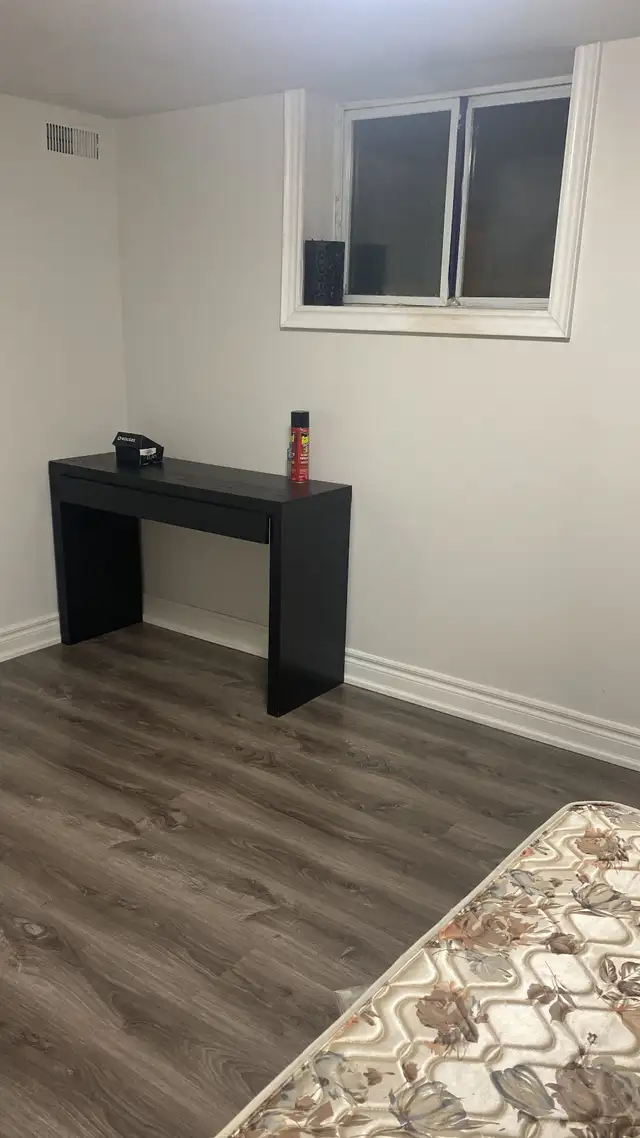 ⸻Furnished Room Sublease Near University of Guelph - Photo 7
