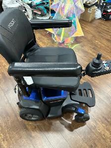 Pride electric wheelchair - Photo 4