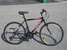 LIKE NEW 26' SUPERCYCLE SC1800 SERIES 18 SPEED MOUNTAIN BIKE! - Photo 3