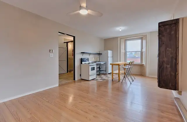 Bachelor Apartment For Rent - Photo 4